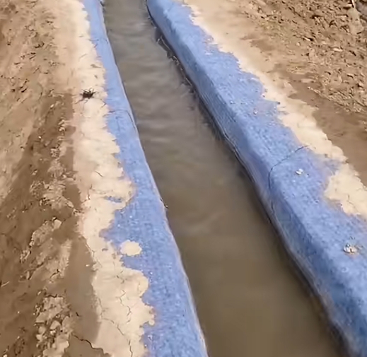 水渠邊坡防護(hù)水泥毯